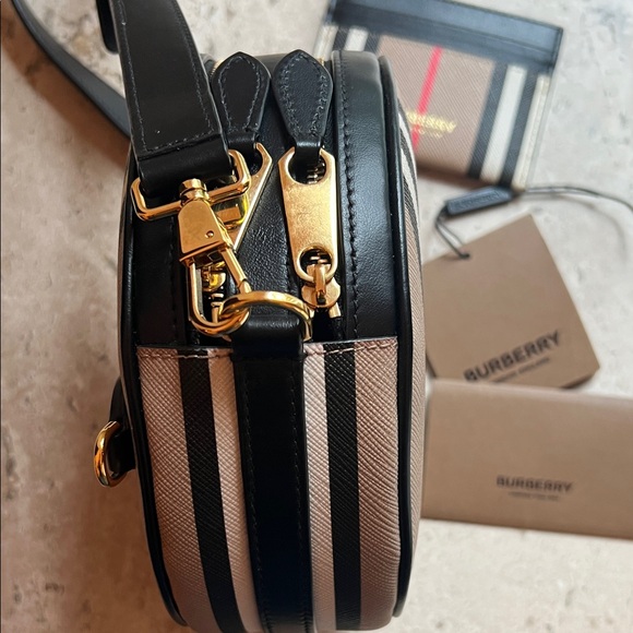Burberry Louise Icon Stripe Bag + Matching Card Holder - Picture 4 of 14